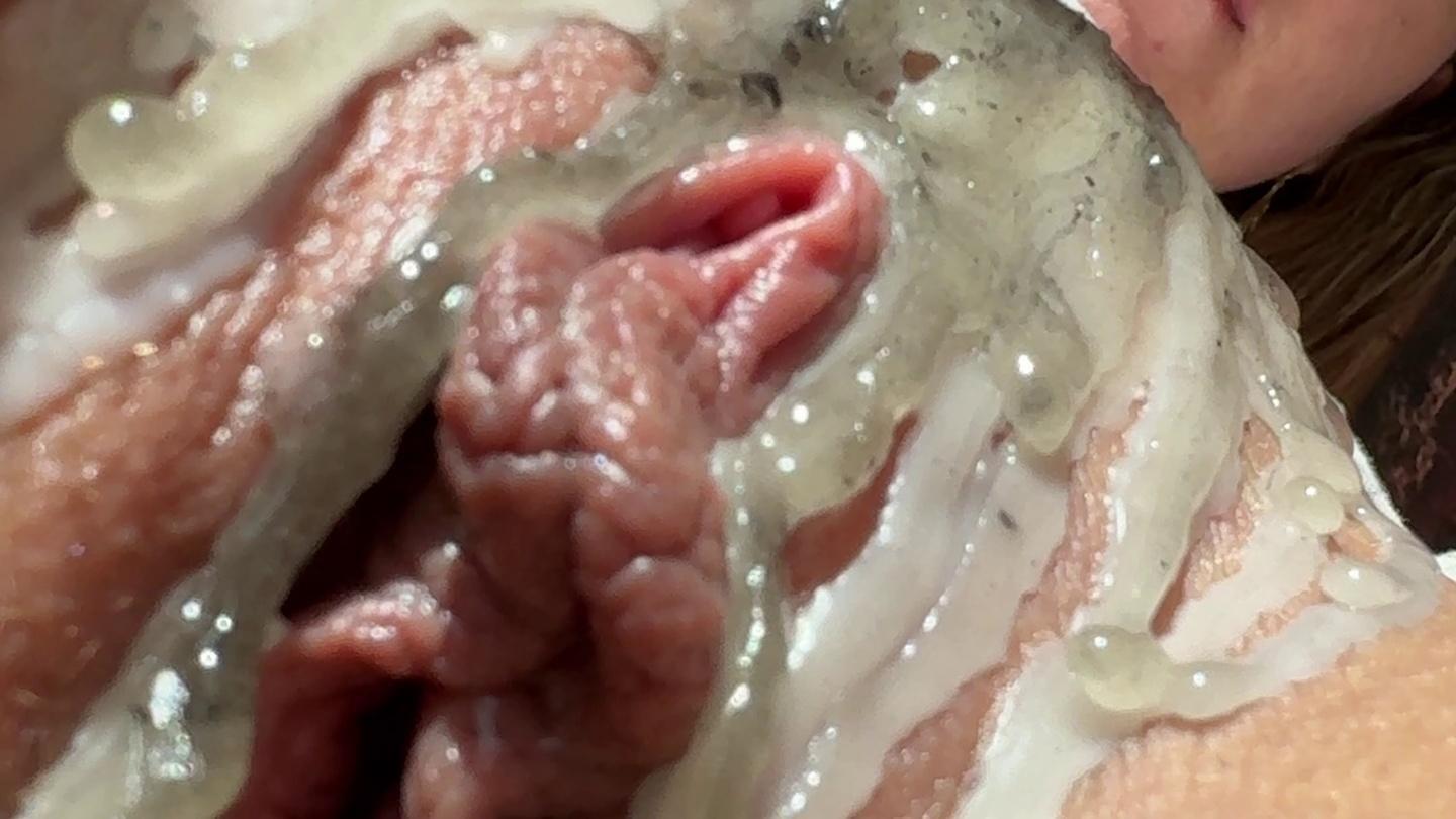 Selfie Fetish 48: Hot Wax On My Pussy. Amen