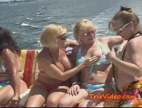 8 Girls on a Million Dollar Yacht