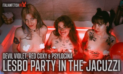 Lesbo Party in the Jacuzzi
