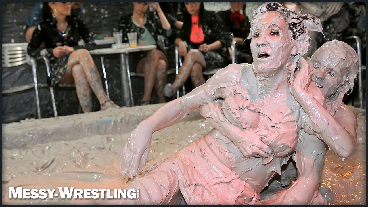 Muddy Wrestling: Raging Regina Vs.the Cinnamon Buns