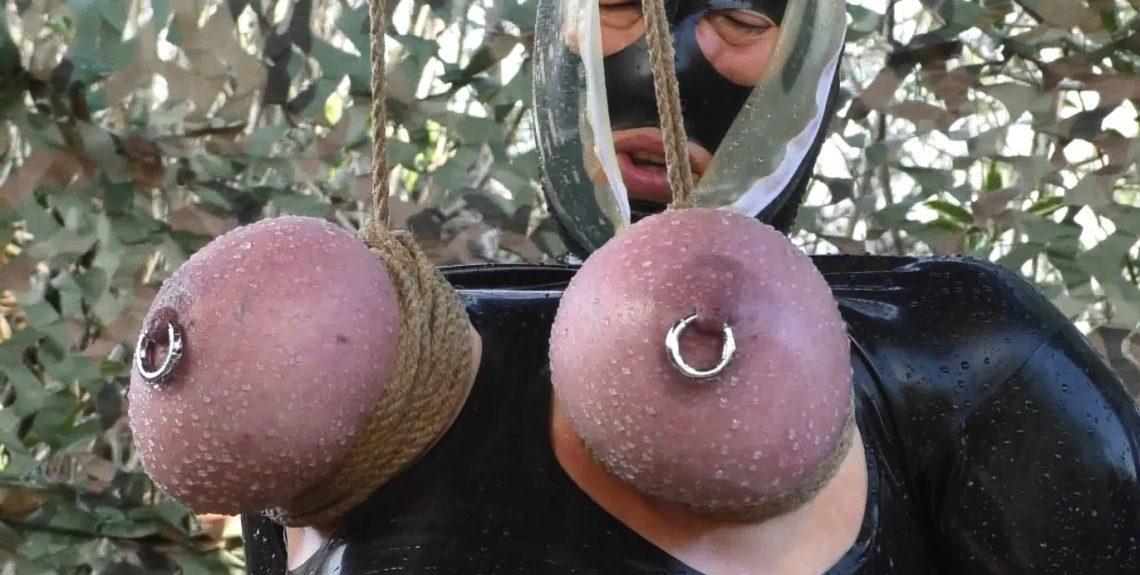 Titslave Eva - Tit Predicament With A Splash