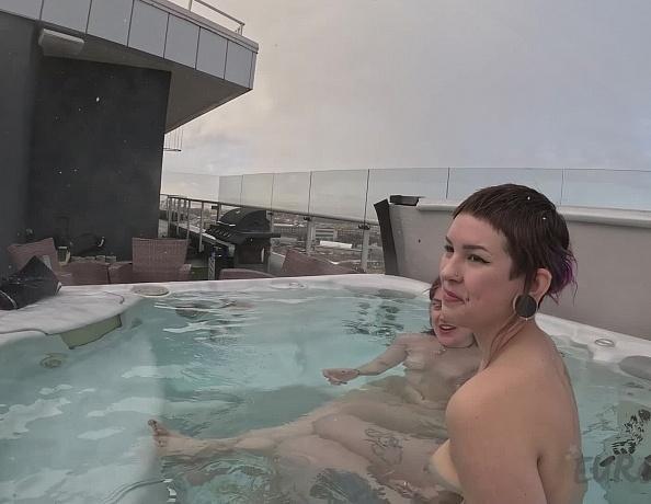 Pretty Lesbians Playing In A Hot Jacuzzi During A Snow Storm Blizzard Underwater Dildo