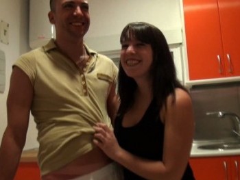 A Fan of David, Her Dream Come True: El Moreno Between Her Legs. Ainhoa Makes a Crazy Thing