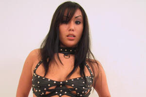 Avena Lee Likes to Worship