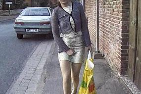 Slut Exchanging Urine with Man