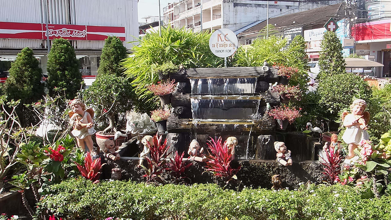 Walk in Vientiane