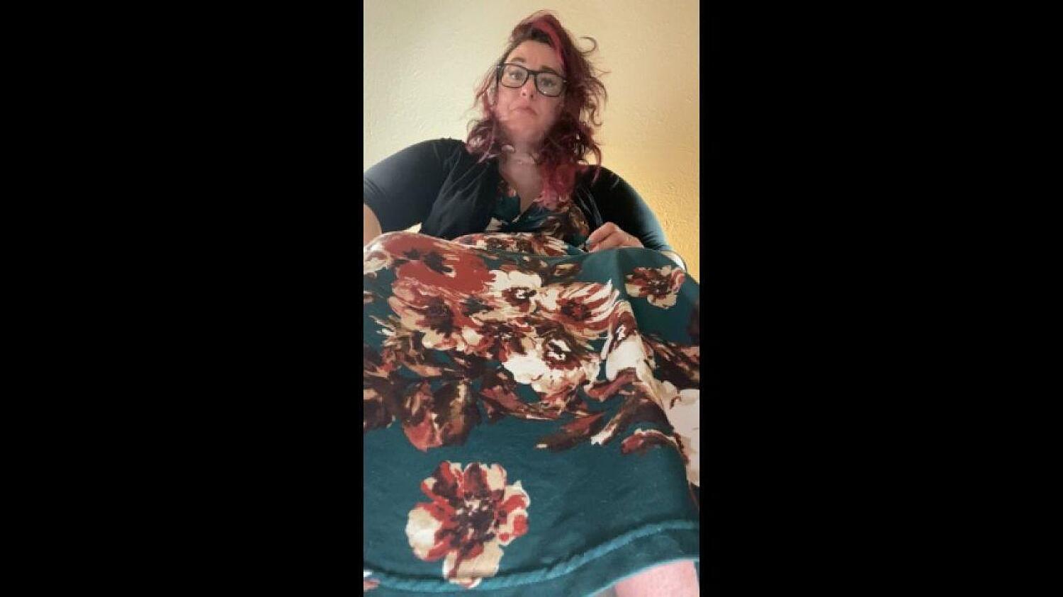 Giantess Get Annoyed By Tiny Worshipper