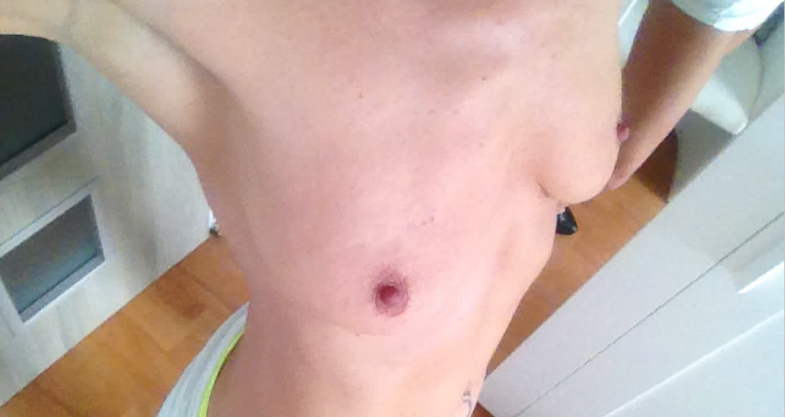 Hot MILF Showing Her Tight Body
