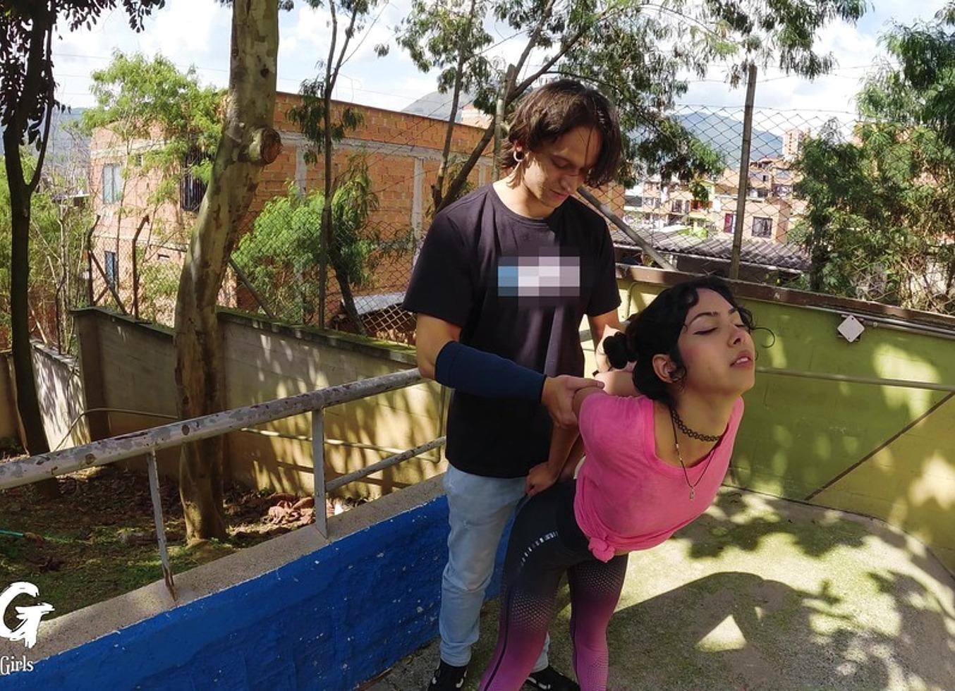 Cindy Luna Was Approached By A Gym Trainer Who Teach Her How To Doing Cardio Properly