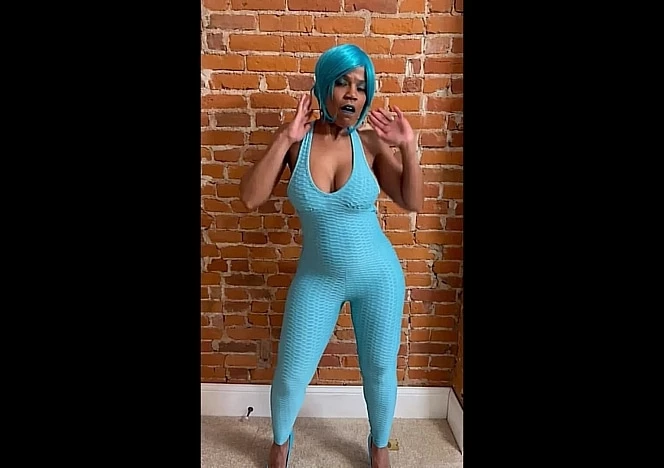 Sexy Stripper Dick Sucking Diva