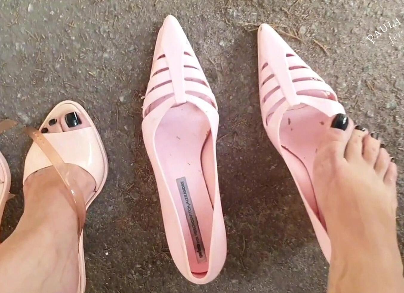 Revving Stomp And Crush - Paula vs Melissa Shoes