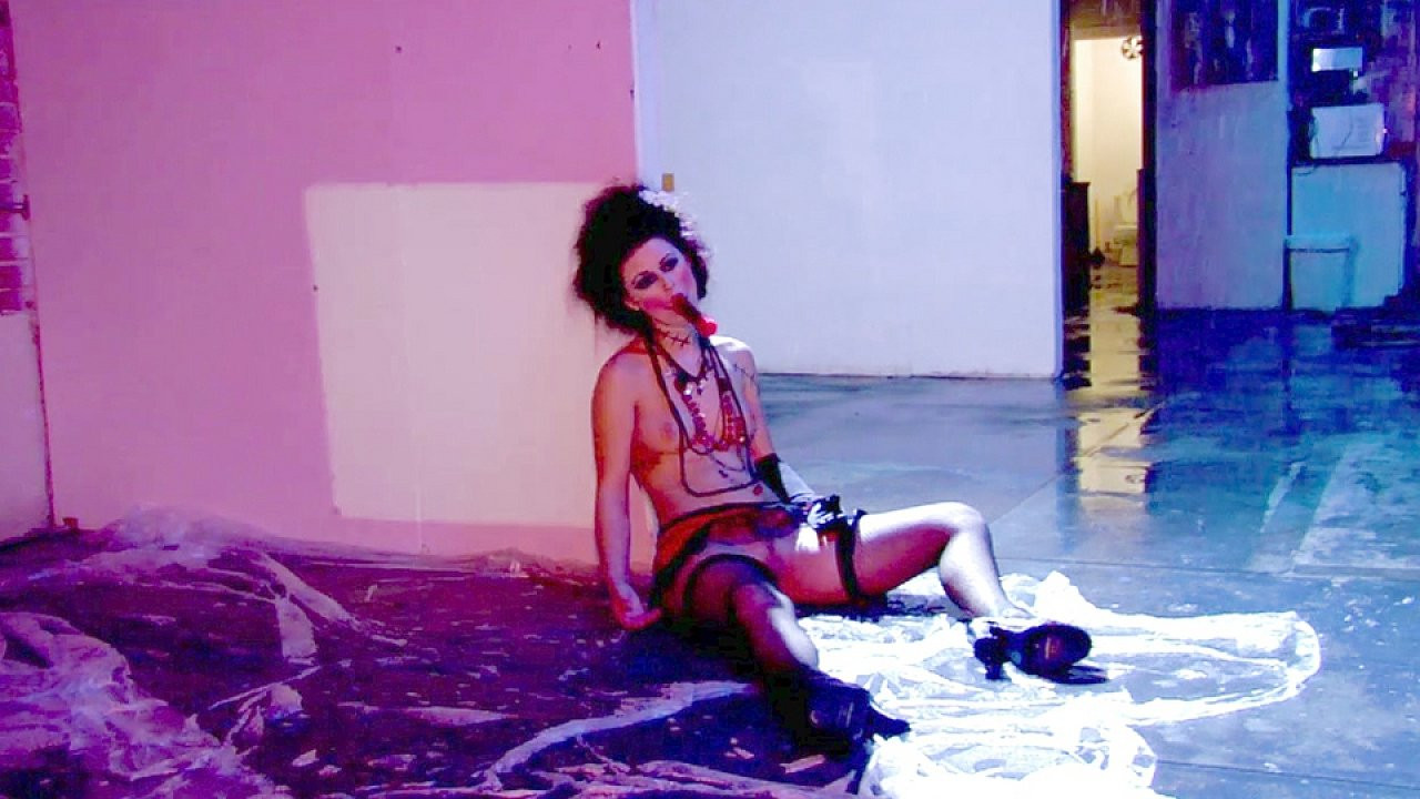 Karlie Montana Is Deep Into Fetish And Works Her Pussy Into A Frenzy