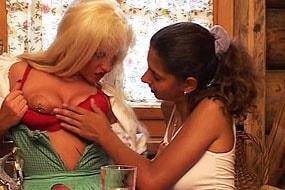 Sexy Chicks Stripping