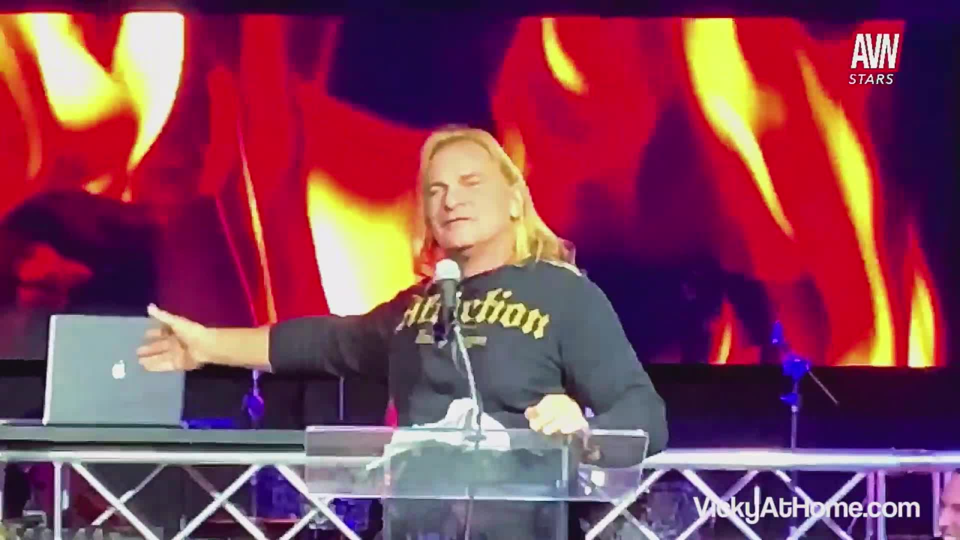 Julia Anns Avn Roast Continues! Evan Stone!