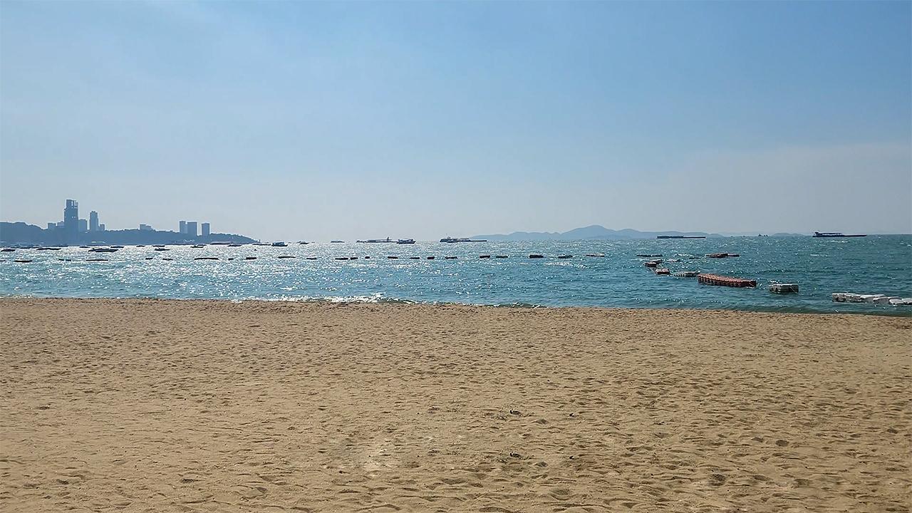 Pretty Pattaya Beach Visit