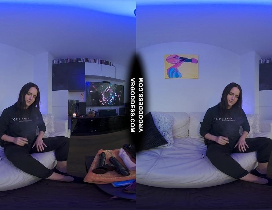Teen Rosalina Aesthetic White Couch Chilling Jilling Vaping and Using Hitachi to Real Female Orgasm