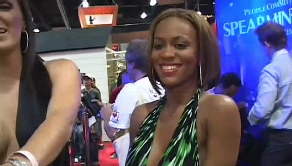 Black Girls Showing Curves