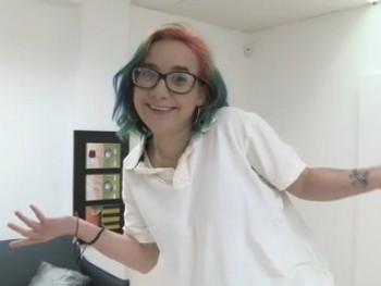 Asi Empieza La Primera Experiencia Interracial De Amara