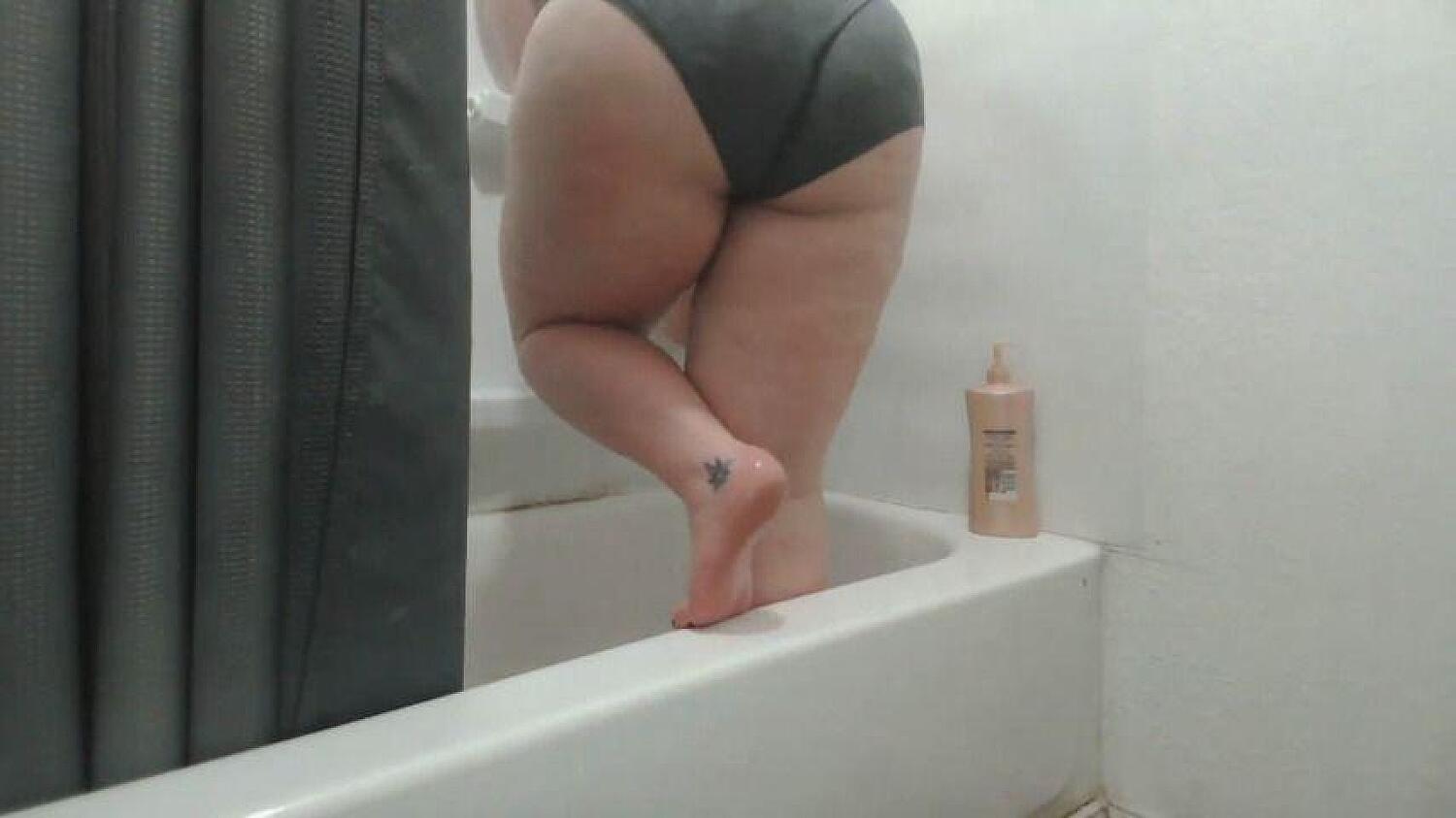 Twerking In Full Back Grey Panties