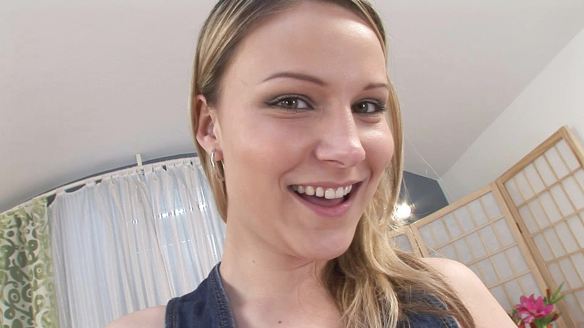 Samantha Jolie Loves Accepting a Huge Black Dick in Her Pussy