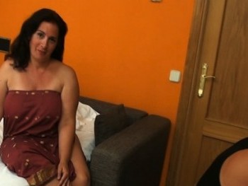 Sandra's Fantasies: a Housewife That Gets Wet for Workers