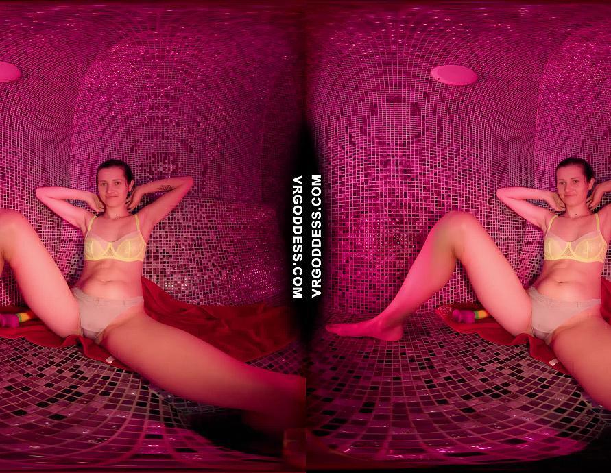 Sexy Josie Dildo Masturbating And Vibrating Her Clit While In The Sauna