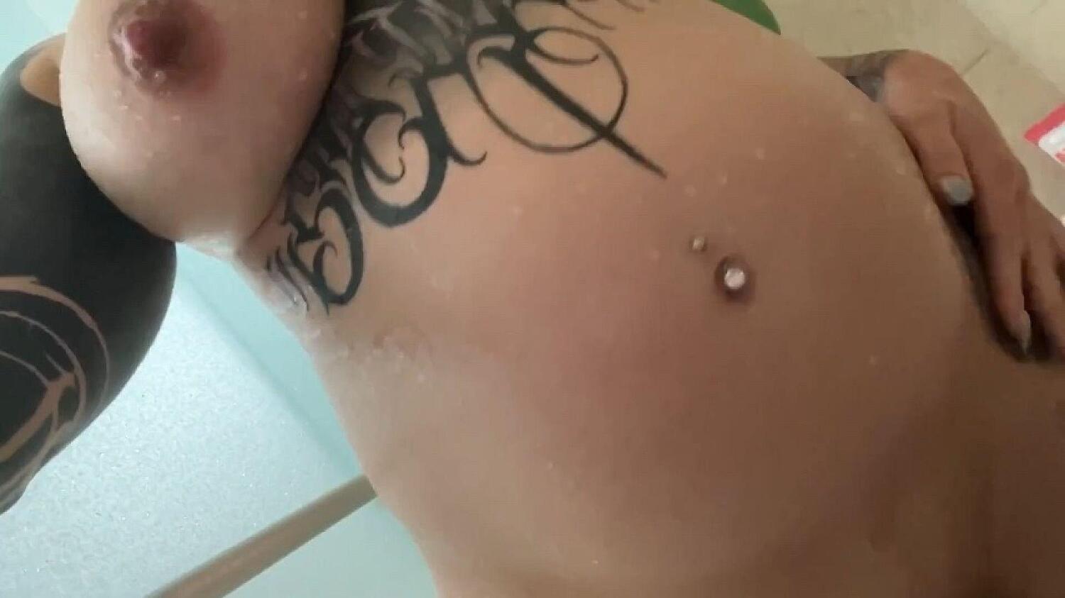 Pregnant Shower & Pee