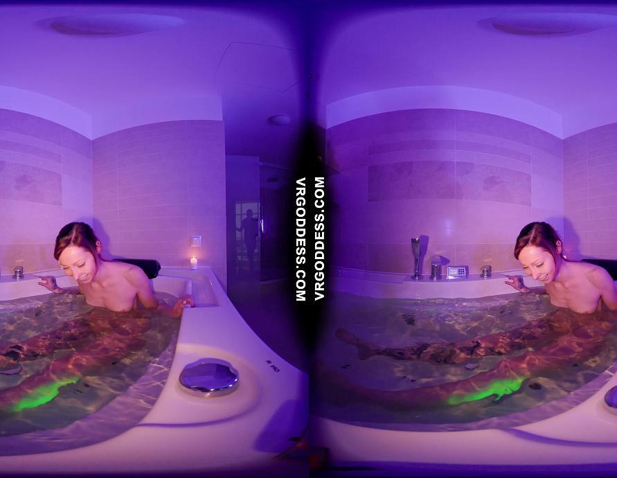 Bleika Masturbating With A Dildo Underwater In The Hot Tub For A Candle Lit Private Bath
