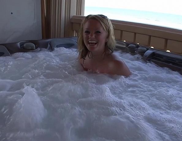 Big Boob Teen Leihla Leionni Aka Alysa Moore Jacuzzi at the Beach House Then Fingering Her Pussy