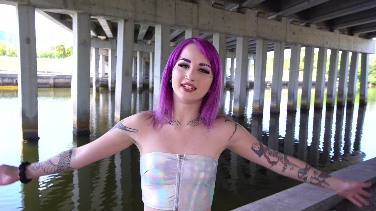 Val Steele Is A Rebel That Loves To Fuck In Public