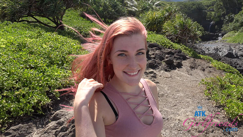 This Trip Is So Romantic, She Even Blows You in the Car