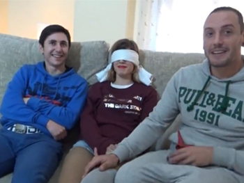 Alicia y El Morbazo De Hacer Un Trio Con Los Ojos Tapados Follando Con Un Desconodico