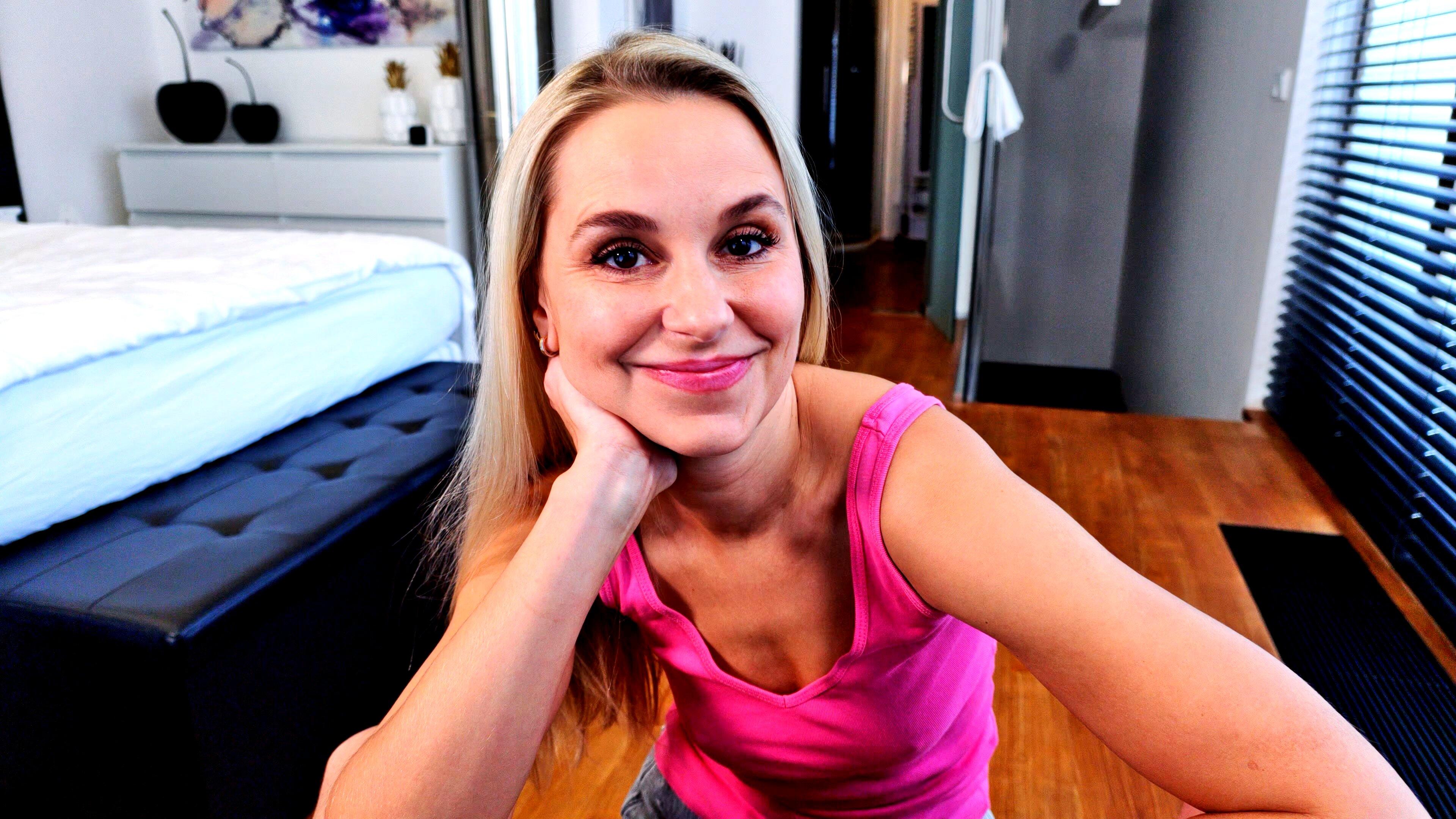 Lola Is Bored! Make A POV Blowjob For A Surprise At The End!