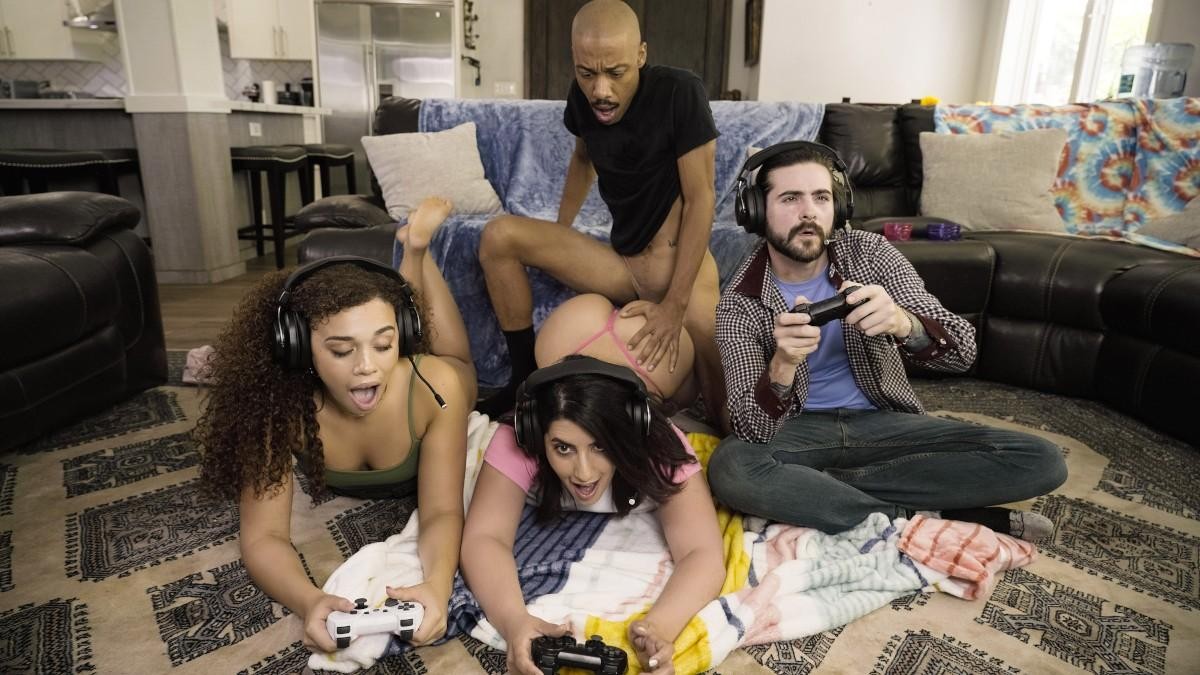 Co-Op Mode Fuck for Gamer Girls