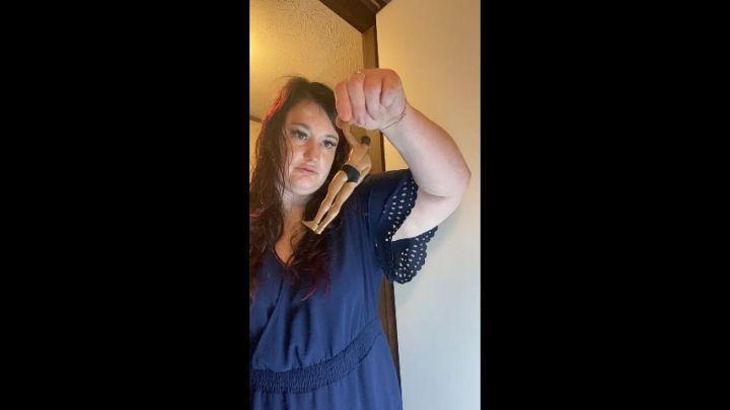 Mant Pisses Off Giantess By Cumming