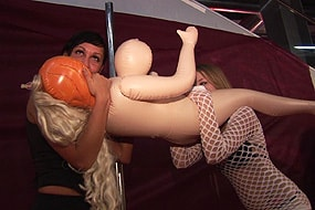 Lesbian Chicks in Sexshow
