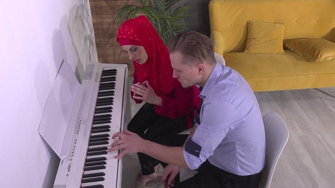 She Fucks Better Than She Plays the Piano