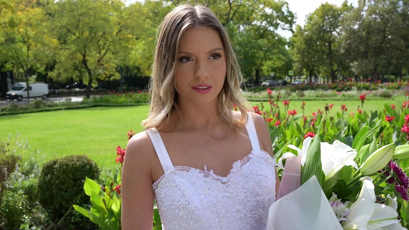 Bride to Be Rebecca Volpetti Enjoys Anal Fucking From Hung Photographer's Assistant Gp 2487