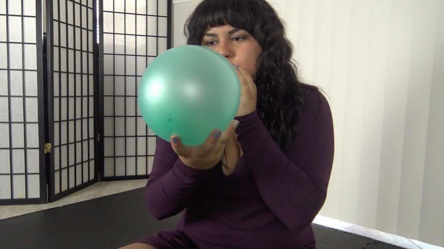 Vanessa Luxx Blows Up Balloons