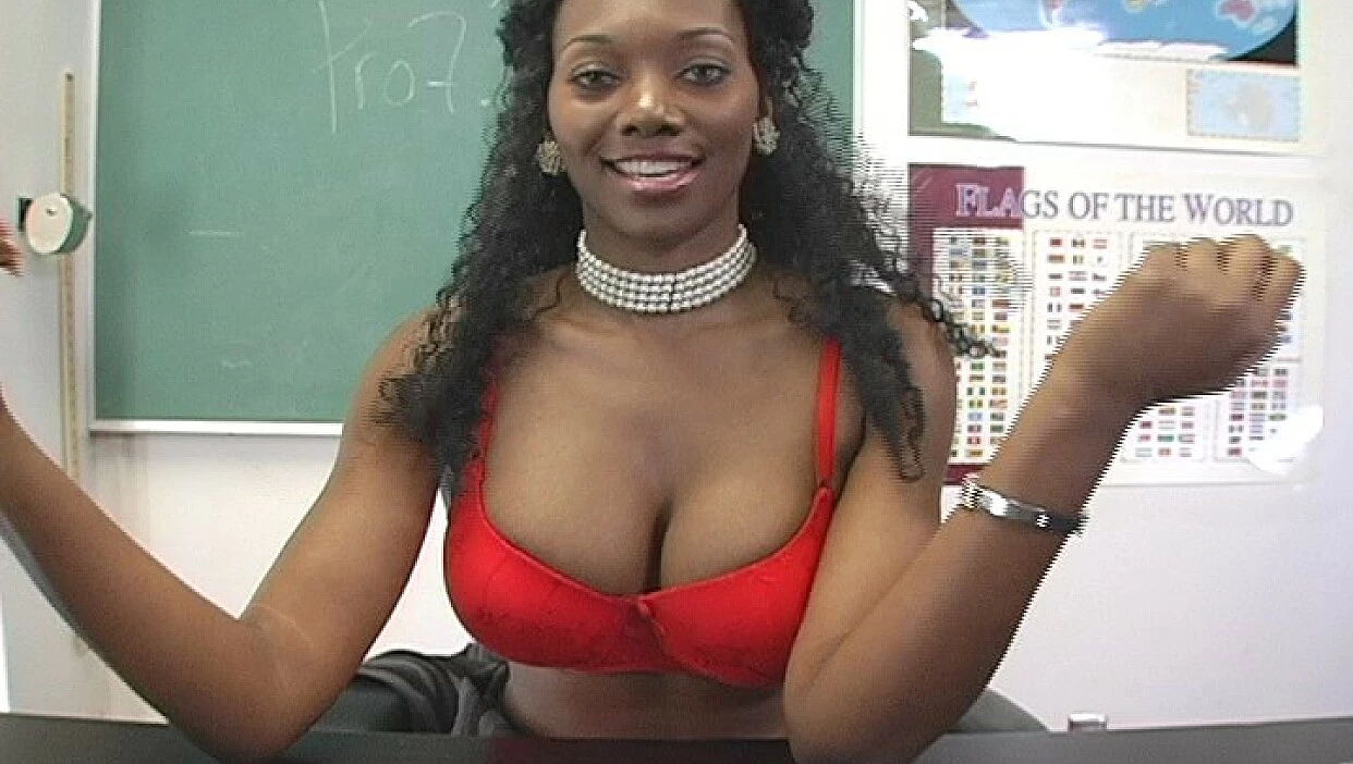 Nyomi Banxxx Fucking in the Desk with Her High Heels