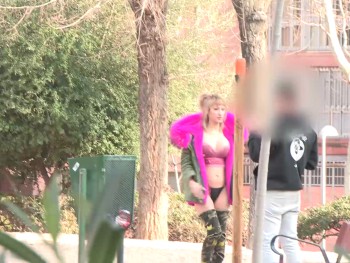 Nina Gets a Rookie Hot in the Park