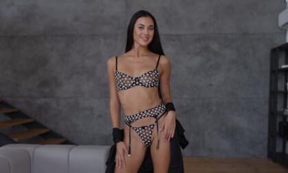 Slender Coquette Molly Flaunts Sexy Lingerie