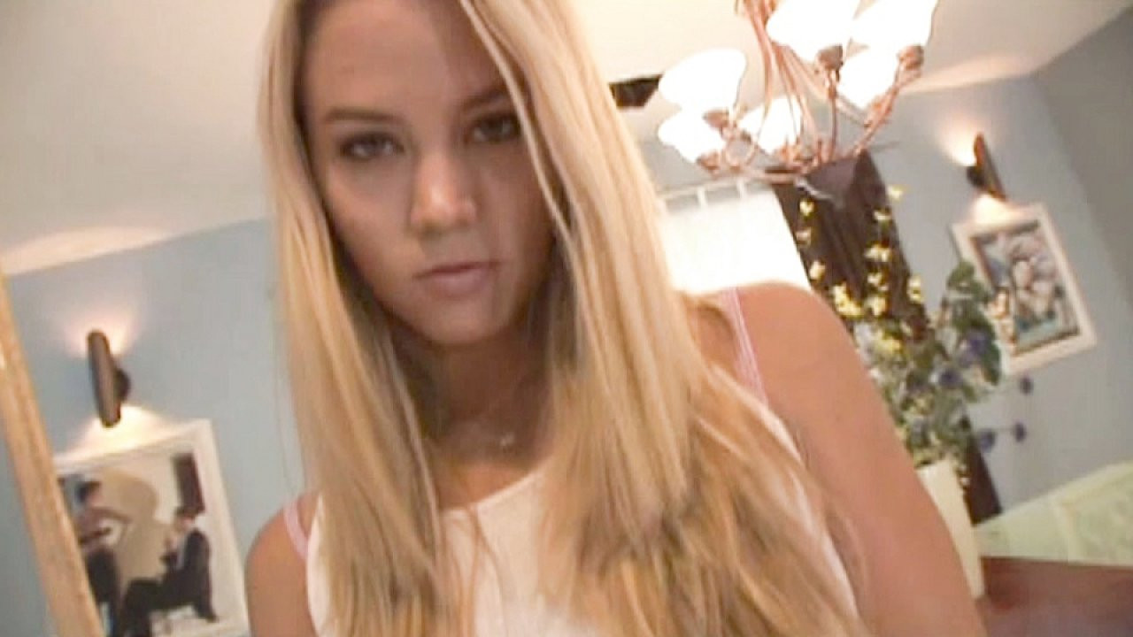 Sophia Lynn Is The Neighbors Girl And Ready To Fuck