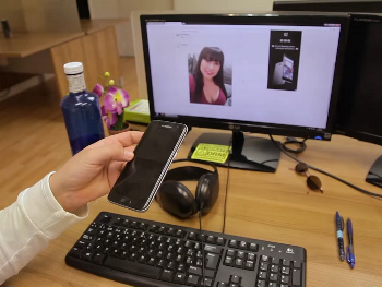 Otra Chica De La Limpieza Pillada En Una Pagina De Contactos En Internet, Cae En Nuestras Garras