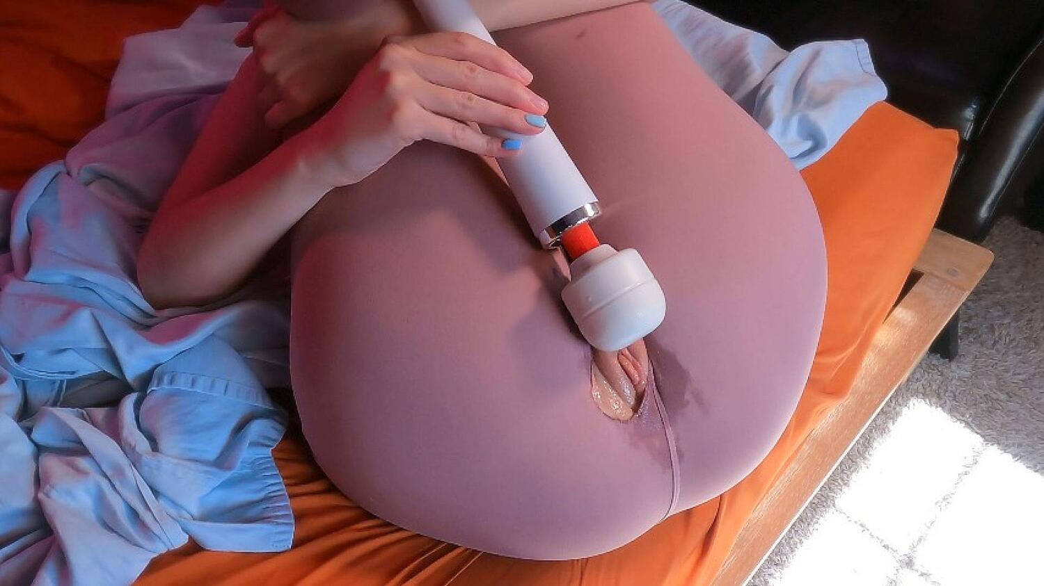 Gym Girl With Wet Pussy Ruins Yoga Pants W/ Vibrator Orgasms