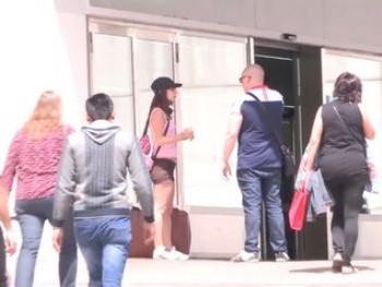 Chica Rural Demuestra Que Las Pueblerinas Son Adictas a Las Pollas. Los Inicios En El Porno De Lucia Nieto