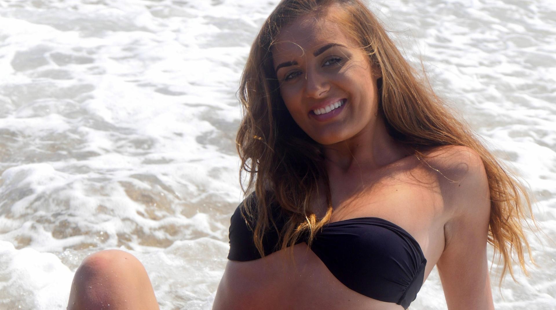 Haley a - 21Yo - Black Bikini