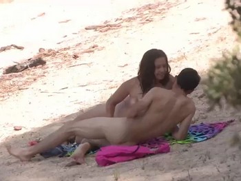 Alba Takes Us Dogging to San Juan Lake, Where She Catches a Clueless Nude Guy.