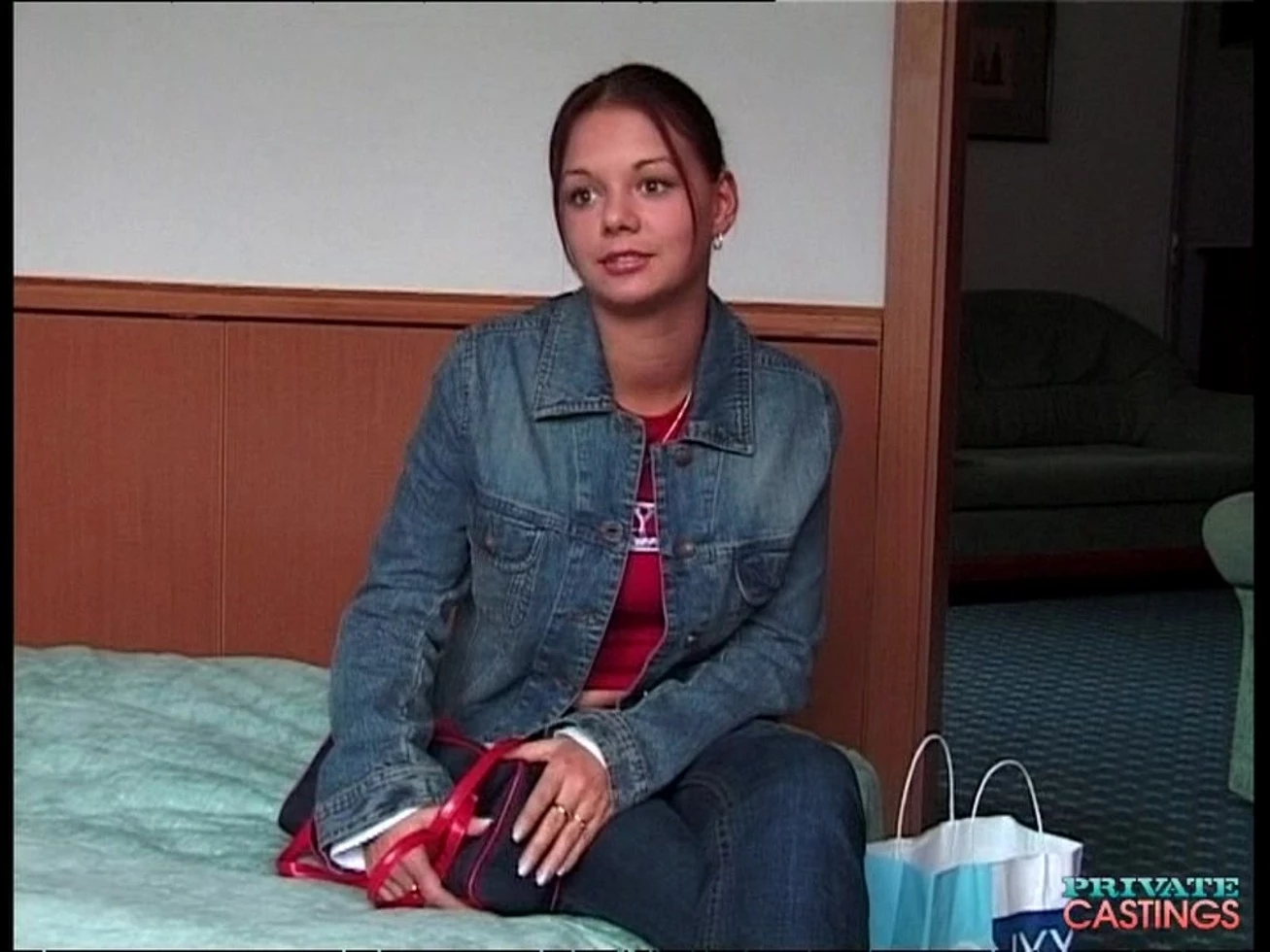 Alisson , Sexy Teen Assfucked in Th Private Casting