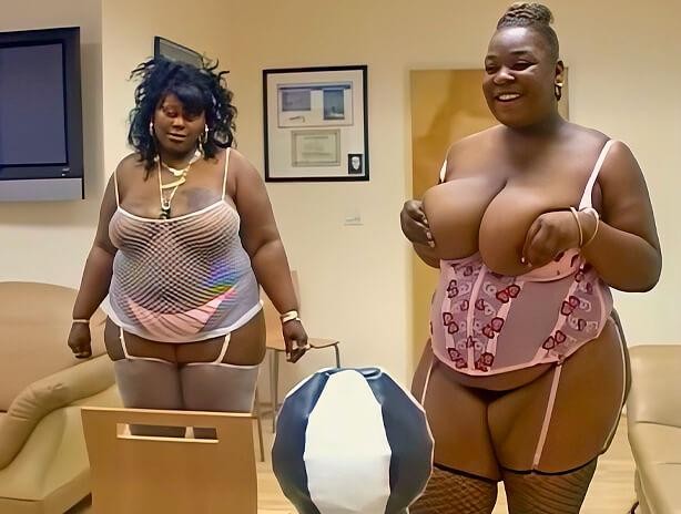 Two Heavyweight Black Bbws Give a Joint Blowjob